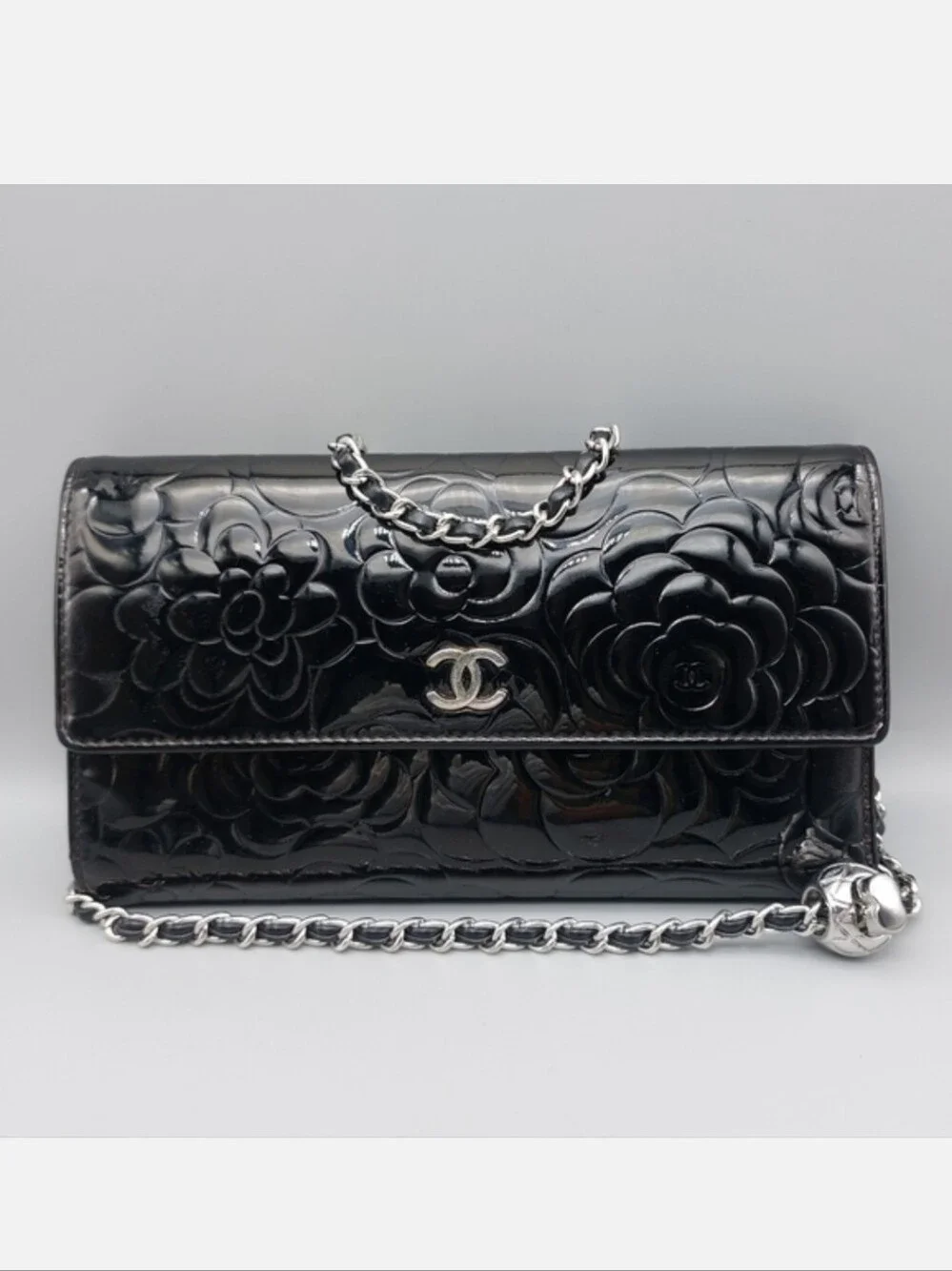 🖤CHANEL Black Camellia Patent Leather Clutch/Wallet🖤